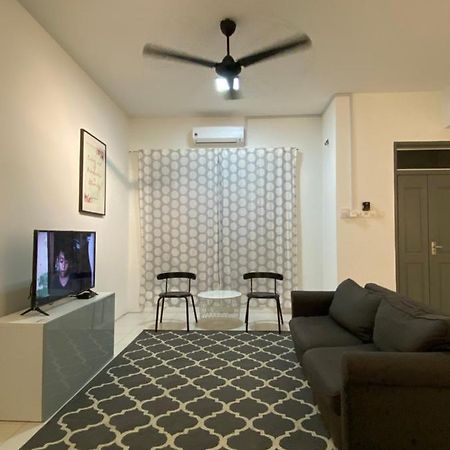 Cempaka Homestay Soga Perdana Batu Pahat Ngoại thất bức ảnh