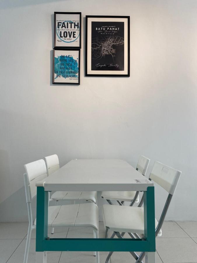 Cempaka Homestay Soga Perdana Batu Pahat Ngoại thất bức ảnh